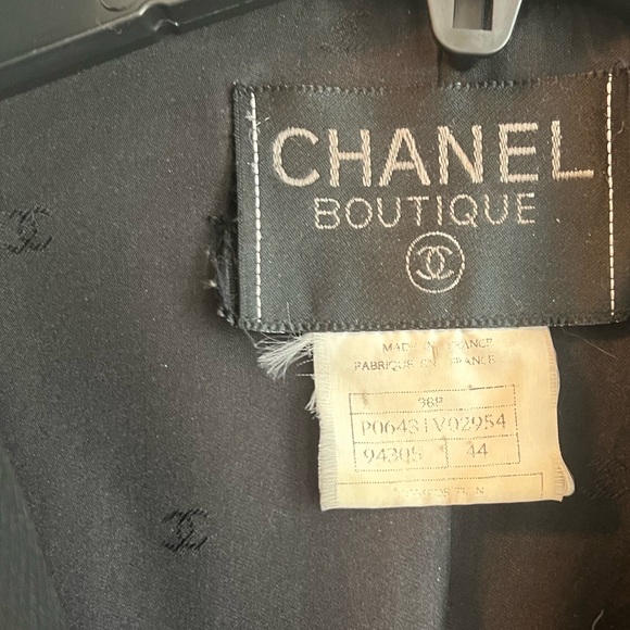 CHANEL Vintage Black Blazer Jacket Coat 44 Large 18 Gold Buttons Silk 96P EUC - Picture 5 of 17